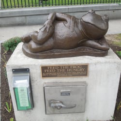 Happy Frog Statue