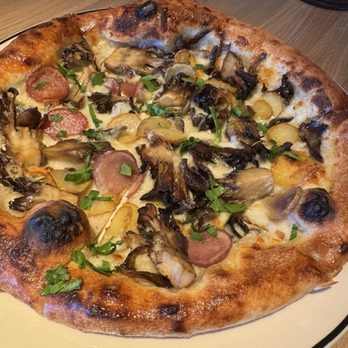 Laurel Grill - Mushroom pizza - American Near Me - Culver City, California Laurel Grill - Mushroom pizza - American Near Me - Culver City, California