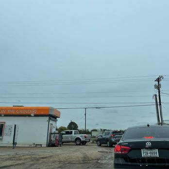 On The Grind - cars parked in front of a coffee shop - Coffee & Tea Near Me - New Braunfels, Texas On The Grind - cars parked in front of a coffee shop - Coffee & Tea Near Me - New Braunfels, Texas