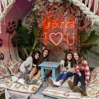 Paradise Park - Pizza Near Me - Chicago, Illinois