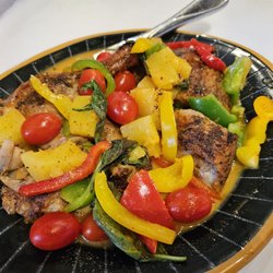 Green Peapod - Red thai curry duck