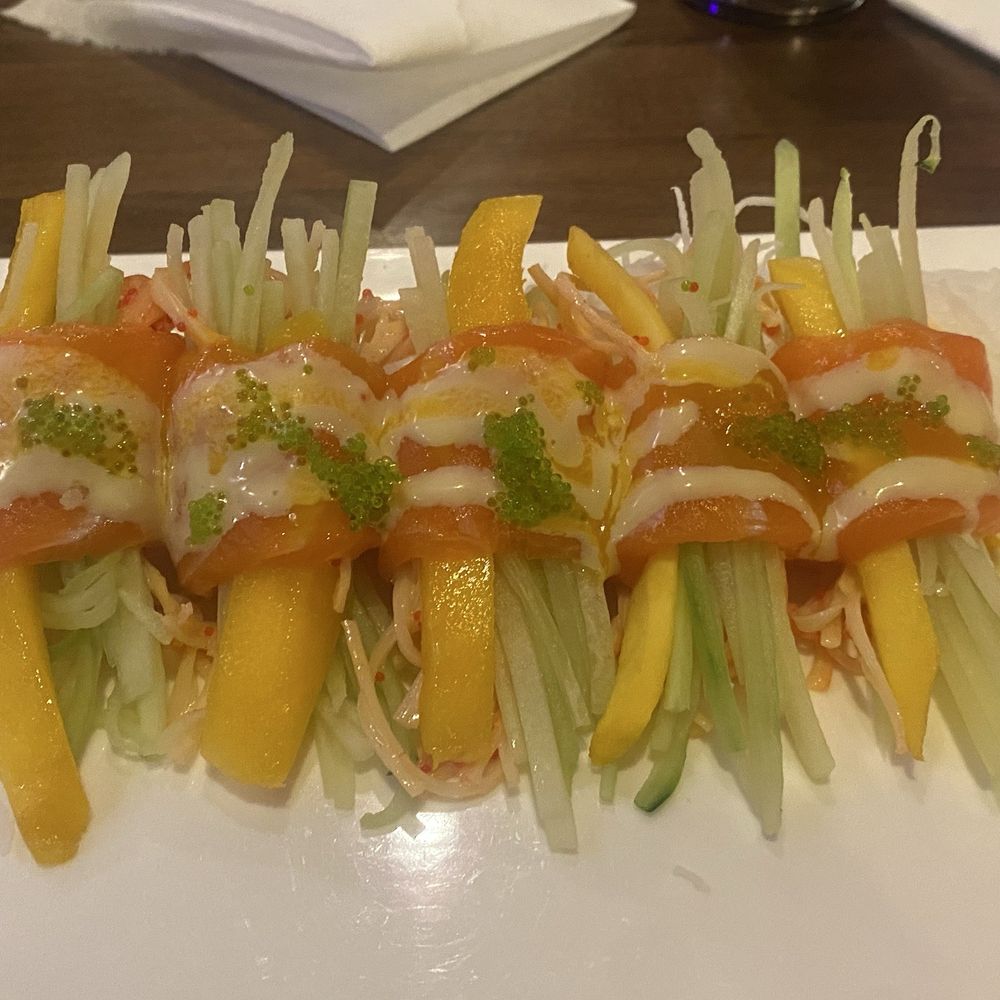 Fontana Sushi - Golden Salmon - Sushi Bars Near Me - Centennial, Colorado