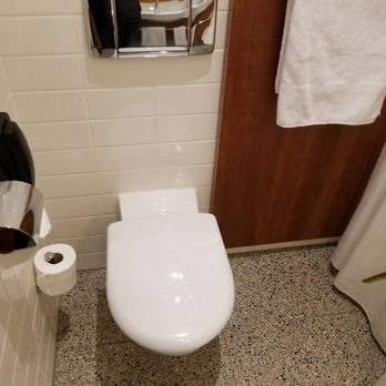 Hilton Amsterdam - Bathroom - Hotels Near Me - Amsterdam, New Hampshire