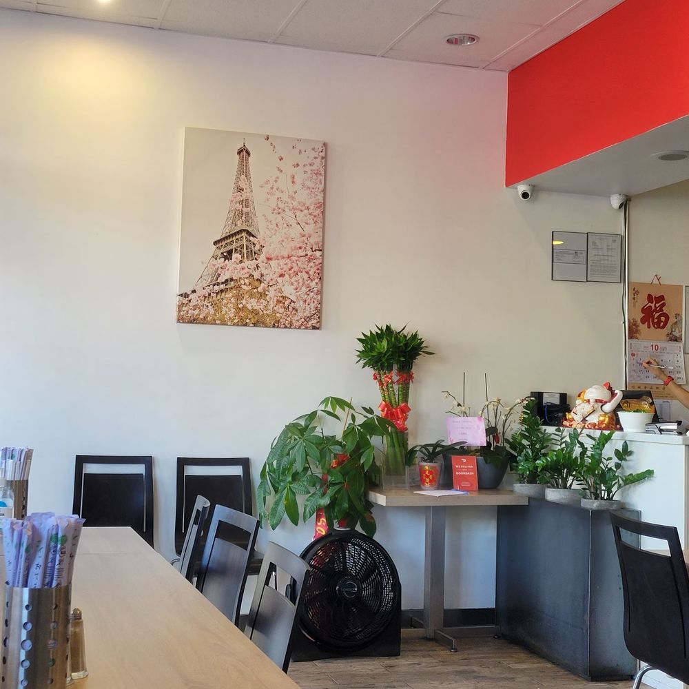 HK BBQ House - the dining area of the restaurant - Cantonese Near Me - Riverside, California HK BBQ House - the dining area of the restaurant - Cantonese Near Me - Riverside, California