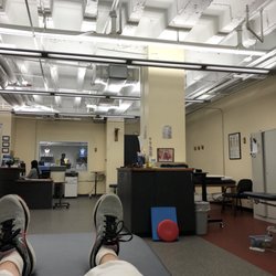 Athletico Physical Therapy - Merchandise Mart - getting my knees iced! convenient that this is located right in my gym!