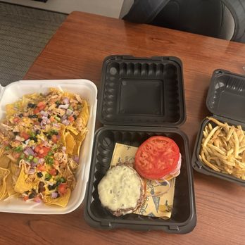 Smoke Justis - Full Tray Smoked Nachos, Federal Burger - Bars Near Me - Covington, Kentucky