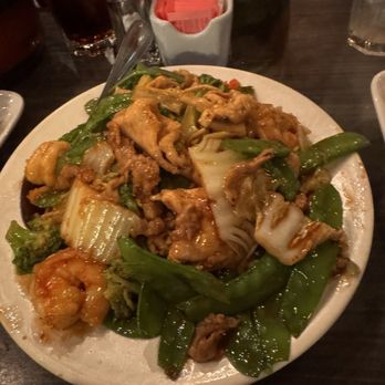 George & Son's Asian Cuisine - House Chow Mein w/ Snow Peas - Asian Fusion Near Me - Phoenix, Arizona George & Son's Asian Cuisine - House Chow Mein w/ Snow Peas - Asian Fusion Near Me - Phoenix, Arizona