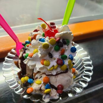 Sloan's - Clematis St. - Classic Sundae. As a side note: coffee and donut ice cream is amazing and made me chocolate obsessed friend reconsider his life choices lol - Ice Cream & Frozen Yogurt Near Me - West Palm Beach, Florida