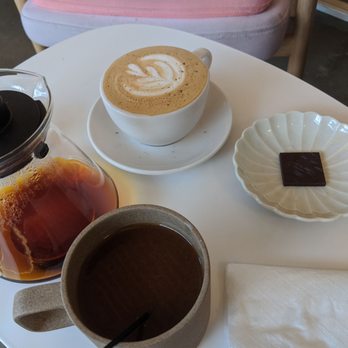 Heirloom Brewshop - Pour coffee - Coffee & Tea Near Me - Raleigh, North Carolina Heirloom Brewshop - Pour coffee - Coffee & Tea Near Me - Raleigh, North Carolina