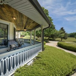 Pleasanton Courtyard Bed and Breakfast - On the wrap-around porch