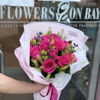 Flowers on Bay - Florists Near Me - Toronto, Ontario Flowers on Bay - Florists Near Me - Toronto, Ontario