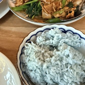 Mee Dee Thai Kitchen - Blue rice - Thai Near Me - Los Angeles, California