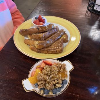 Honeycomb Cafe - Kid's Short Stack French Toast - New American Near Me - Belmont, North Carolina