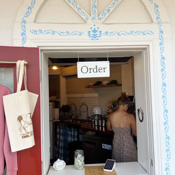Byrdie’s Coffee - Walk up counter - Coffee & Tea Near Me - Poulsbo, Washington