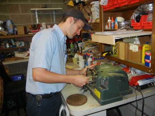 Building Maintenance Management Logo