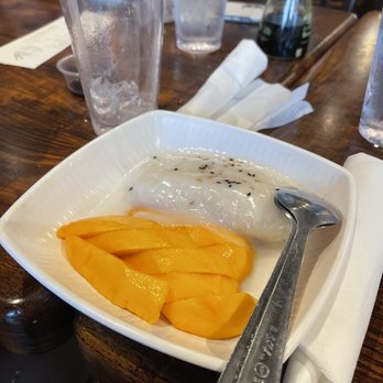 SriThai  Thai Kitchen & Sushi Bar - Duluth - Mango sticky rice - Japanese Near Me - Duluth, Georgia