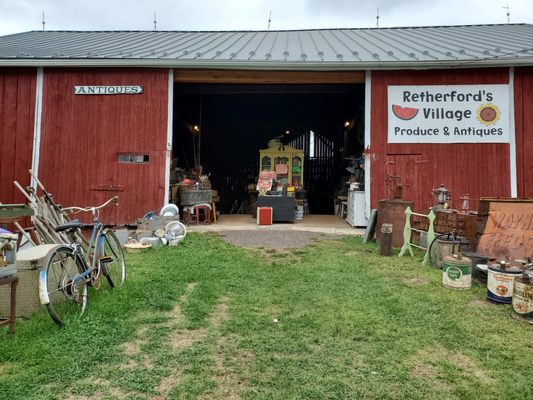 Retherford's Antiquities & Auction Services by null