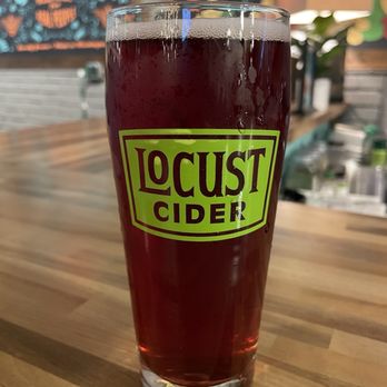 Locust Cider - BlackBerry cider - Cideries Near Me - Woodinville, Washington Locust Cider - BlackBerry cider - Cideries Near Me - Woodinville, Washington