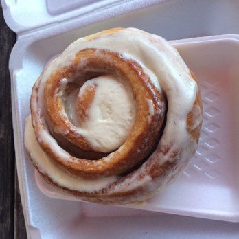 Oak Tree Mountain - $6 size of my head cinnamon roll - Amusement Parks Near Me - Oak Glen, California