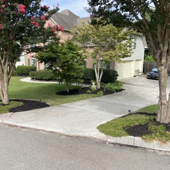 Steve's Scapes Landscaping - Black Mulch - Landscaping Near Me - Knoxville, Tennessee Steve's Scapes Landscaping - Black Mulch - Landscaping Near Me - Knoxville, Tennessee
