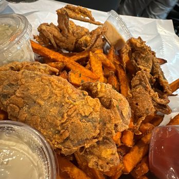 Cap't Loui - Soft Shell Crab Fried Basket - Seafood Near Me - Cupertino, California Cap't Loui - Soft Shell Crab Fried Basket - Seafood Near Me - Cupertino, California