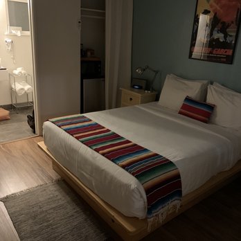 Agave Inn - Queen bed room - Hotels Near Me - Santa Barbara, California Agave Inn - Queen bed room - Hotels Near Me - Santa Barbara, California