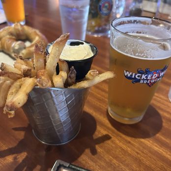 Bay Street Biergarten - Garlic fries with truffle aioli - German Near Me - Charleston, South Carolina