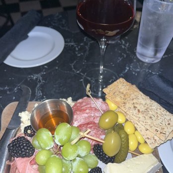 Bodega Wine Dive - Cuttery board for two - Pizza Near Me - Lake Charles, Louisiana