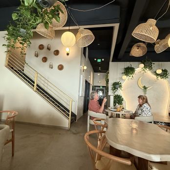 Luna Bistro Cafe - Inside - New American Near Me - Long Beach, California Luna Bistro Cafe - Inside - New American Near Me - Long Beach, California