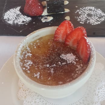 Maximilien - Creme bruleé and flour less chocolate cake - French Near Me - Seattle, Washington Maximilien - Creme bruleé and flour less chocolate cake - French Near Me - Seattle, Washington