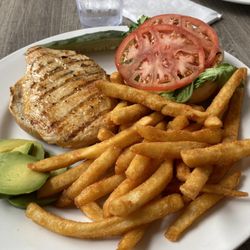 Quinn’s Blue Plate - Grilled chicken sandwich (requested less items)