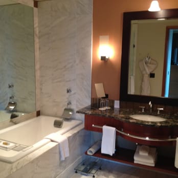 Grand Hyatt - Master bath - Hotels Near Me - Seattle, Washington Grand Hyatt - Master bath - Hotels Near Me - Seattle, Washington