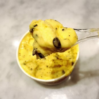 Brunetti - Passion fruit - Cafes Near Me - Melbourne, VIC