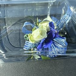 Emery's Flowers & - Corsage