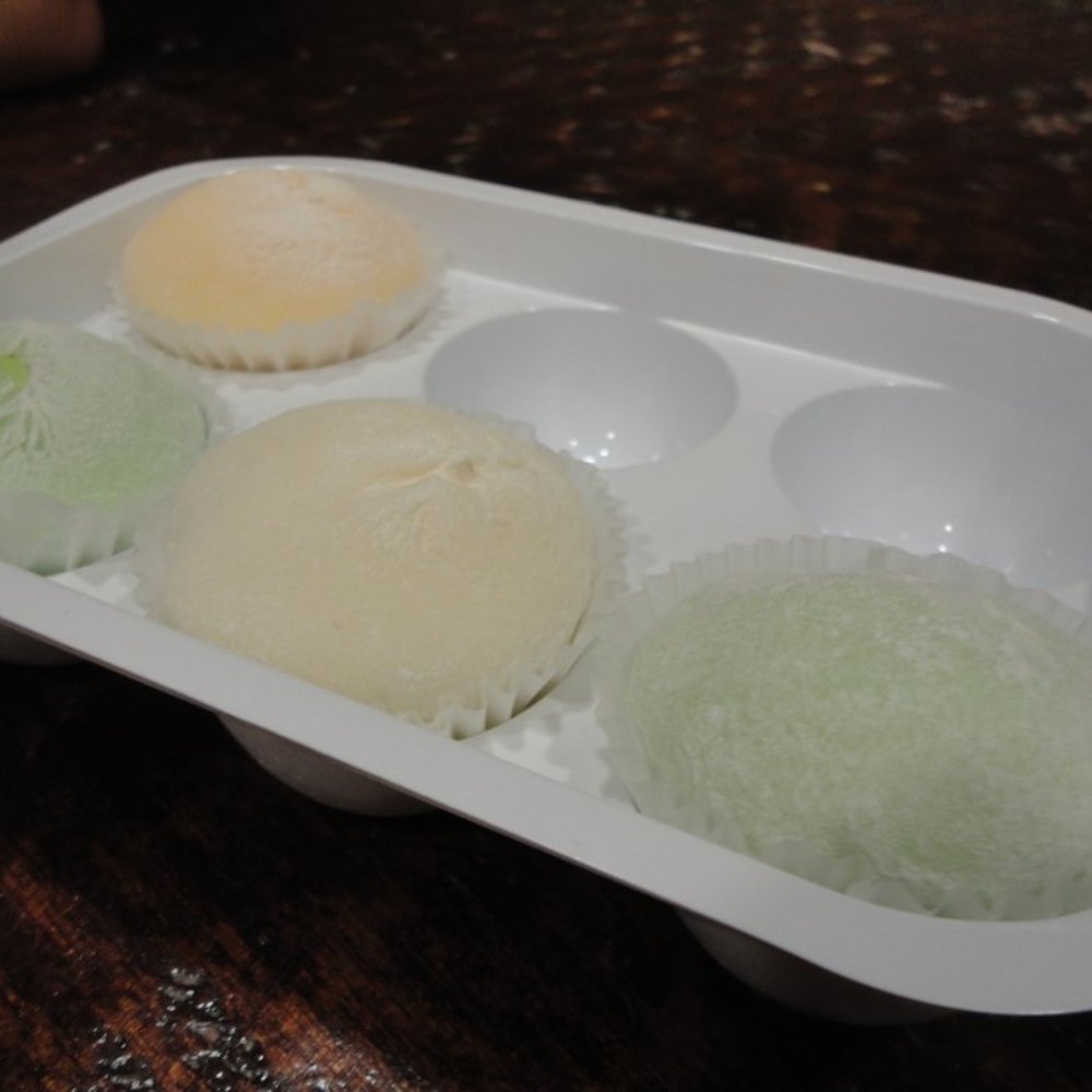 Mochi - creme burlee, green tea, pistachio, and mango - Ice Cream & Frozen Yogurt Near Me - Irvine, California Mochi - creme burlee, green tea, pistachio, and mango - Ice Cream & Frozen Yogurt Near Me - Irvine, California
