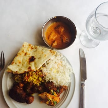 Le Mantra - Tikka masala, different rices, mushrooms and a tasty fish. Buffet at noon: 10.99$ - Indian Near Me - Longueuil, Quebec