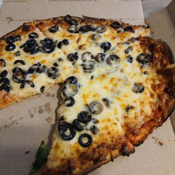Gigio's Pizzeria - the burnt, over cooked pizza i order on 4/22/26 - Pizza Near Me - Des Plaines, Illinois Gigio's Pizzeria - the burnt, over cooked pizza i order on 4/22/26 - Pizza Near Me - Des Plaines, Illinois