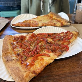 Benny Damato's - Vegetarian pizza special - Pizza Near Me - Norfolk, Virginia