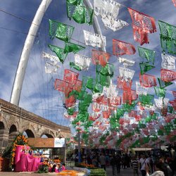 Arco del Milenio - The colors of Mexico on Halloween