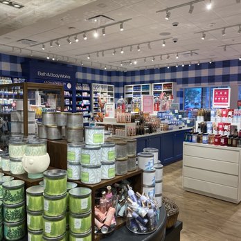 Bath & Body Works - Cosmetics & Beauty Supply Near Me - Rolling Hills, California