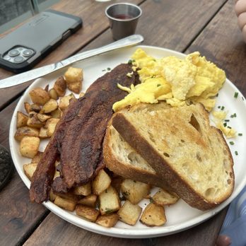 OB Surf Lodge - DAVE'S BREAKFAST - Breakfast & Brunch Near Me - San Diego, California OB Surf Lodge - DAVE'S BREAKFAST - Breakfast & Brunch Near Me - San Diego, California