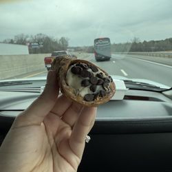 DeLucia’s Bake Shop - Cannoli