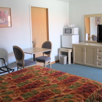 Wild Chinook Inn - Queen Room - Shower only - Hotels Near Me - Gold Beach, Oregon Wild Chinook Inn - Queen Room - Shower only - Hotels Near Me - Gold Beach, Oregon