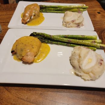 Teddy's Eatery & Parlor - Chicken, asparagus and potatoes - American Near Me - Fargo, North Dakota