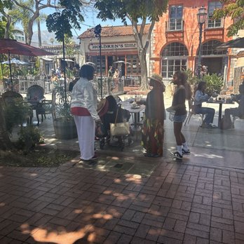 Galanga Thai Restaurant - Thai Near Me - Santa Barbara, California