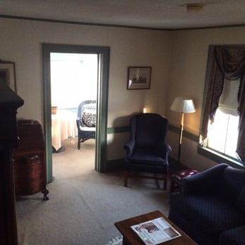 Wayside Inn  - Our sitting room. - Hotels Near Me - Middletown, Virginia