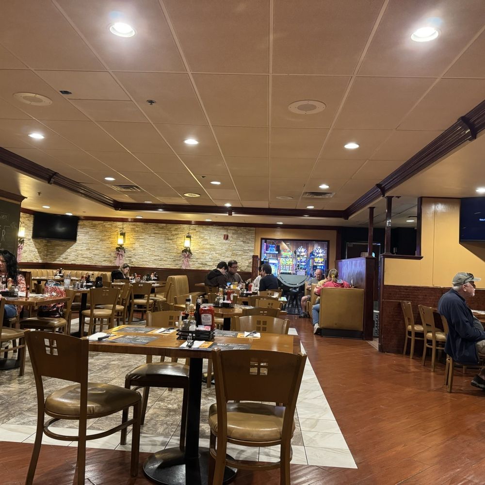 Village Pub and Cafe - Inside - American Near Me - Las Vegas, Nevada Village Pub and Cafe - Inside - American Near Me - Las Vegas, Nevada