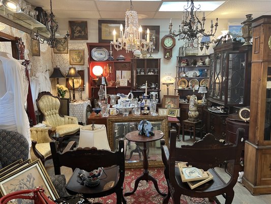 Antiques & Collectibles Too by null