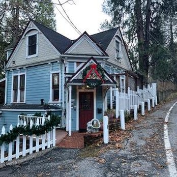 Flume's End - Front of Flumes End - Bed & Breakfast Near Me - Nevada City, California Flume's End - Front of Flumes End - Bed & Breakfast Near Me - Nevada City, California