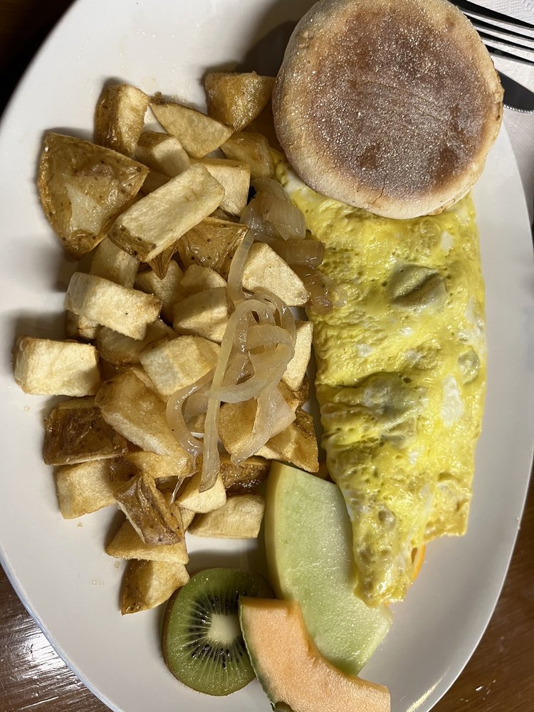 SCOTTY’S CORNER DINER Updated October 2024 21 Photos & 14 Reviews 2006 Robertson Road